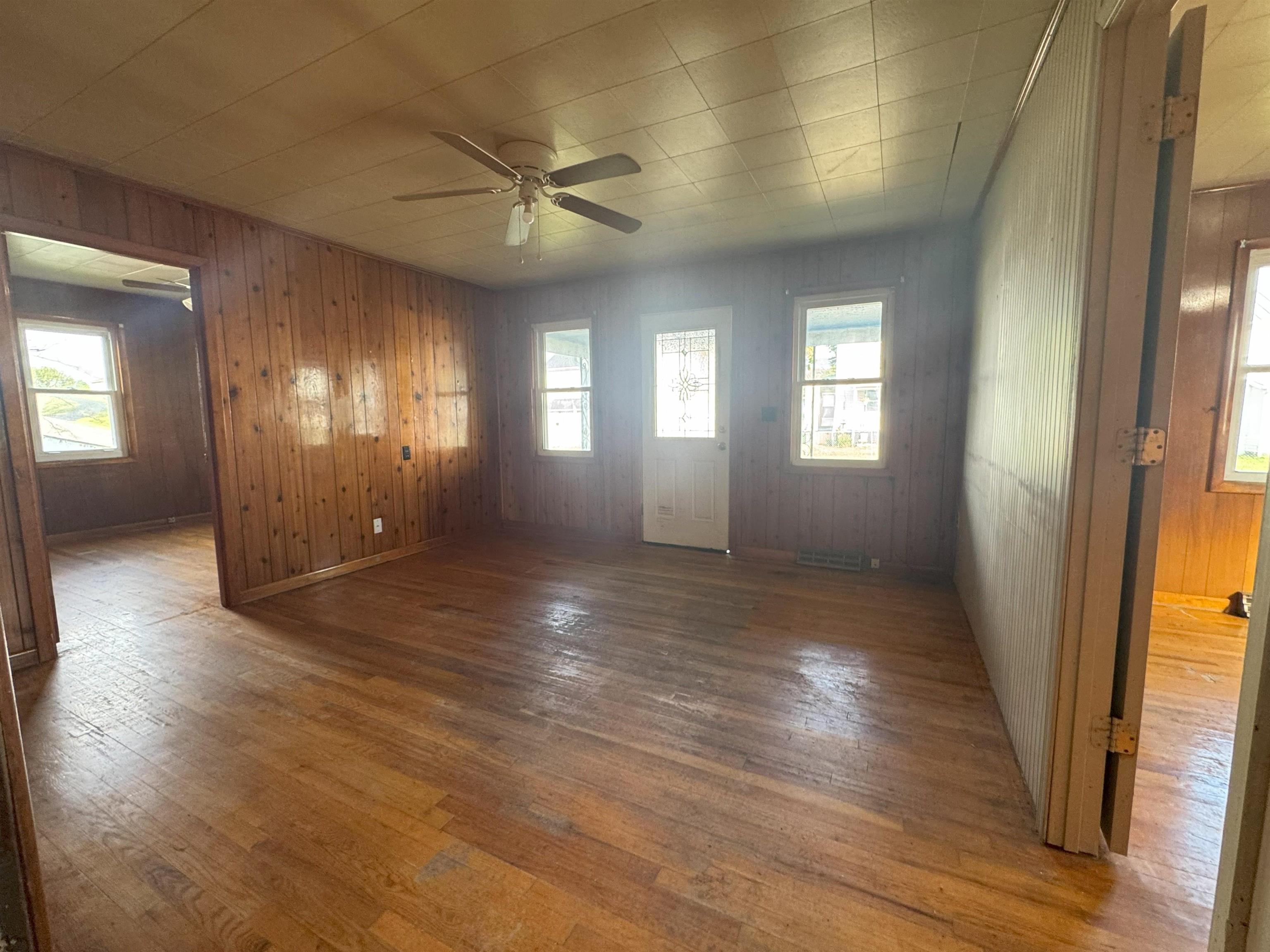 151 E CRAIG ST, CRAIGSVILLE, Virginia 24430, 3 Bedrooms Bedrooms, ,1 BathroomBathrooms,Residential,151 E CRAIG ST,668784 MLS # 668784