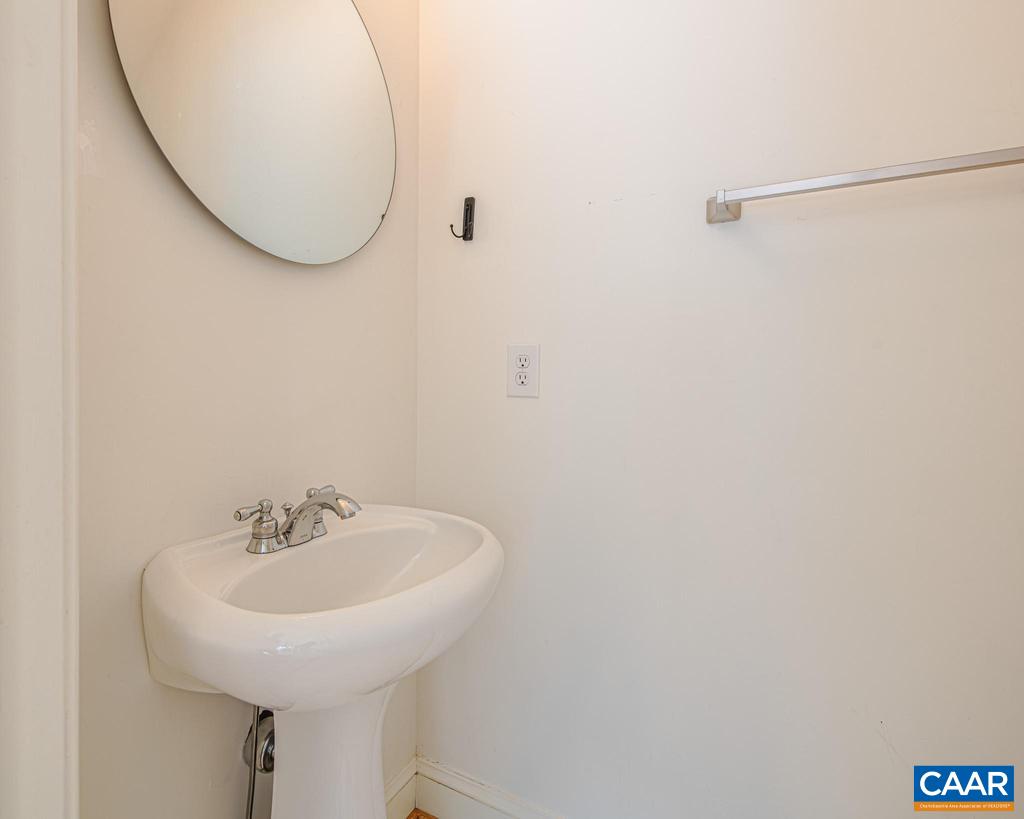 1315 GATE POST LN, CHARLOTTESVILLE, Virginia 22901, 3 Bedrooms Bedrooms, ,2 BathroomsBathrooms,Residential,1315 GATE POST LN,674227 MLS # 674227