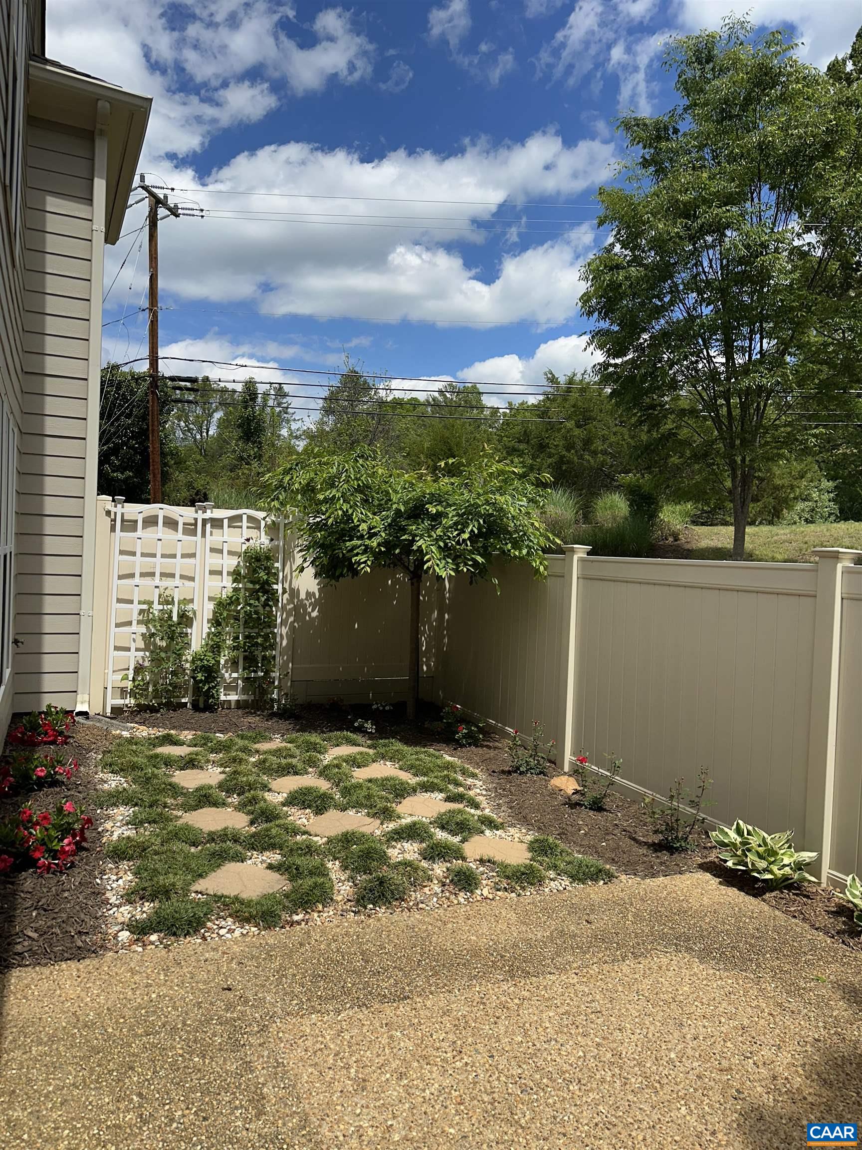 1315 GATE POST LN, CHARLOTTESVILLE, Virginia 22901, 3 Bedrooms Bedrooms, ,2 BathroomsBathrooms,Residential,1315 GATE POST LN,674227 MLS # 674227 1315 GATE POST LN, CHARLOTTESVILLE, Virginia 22901, 3 Bedrooms Bedrooms, ,2 BathroomsBathrooms,Residential,1315 GATE POST LN,674227 MLS # 674227