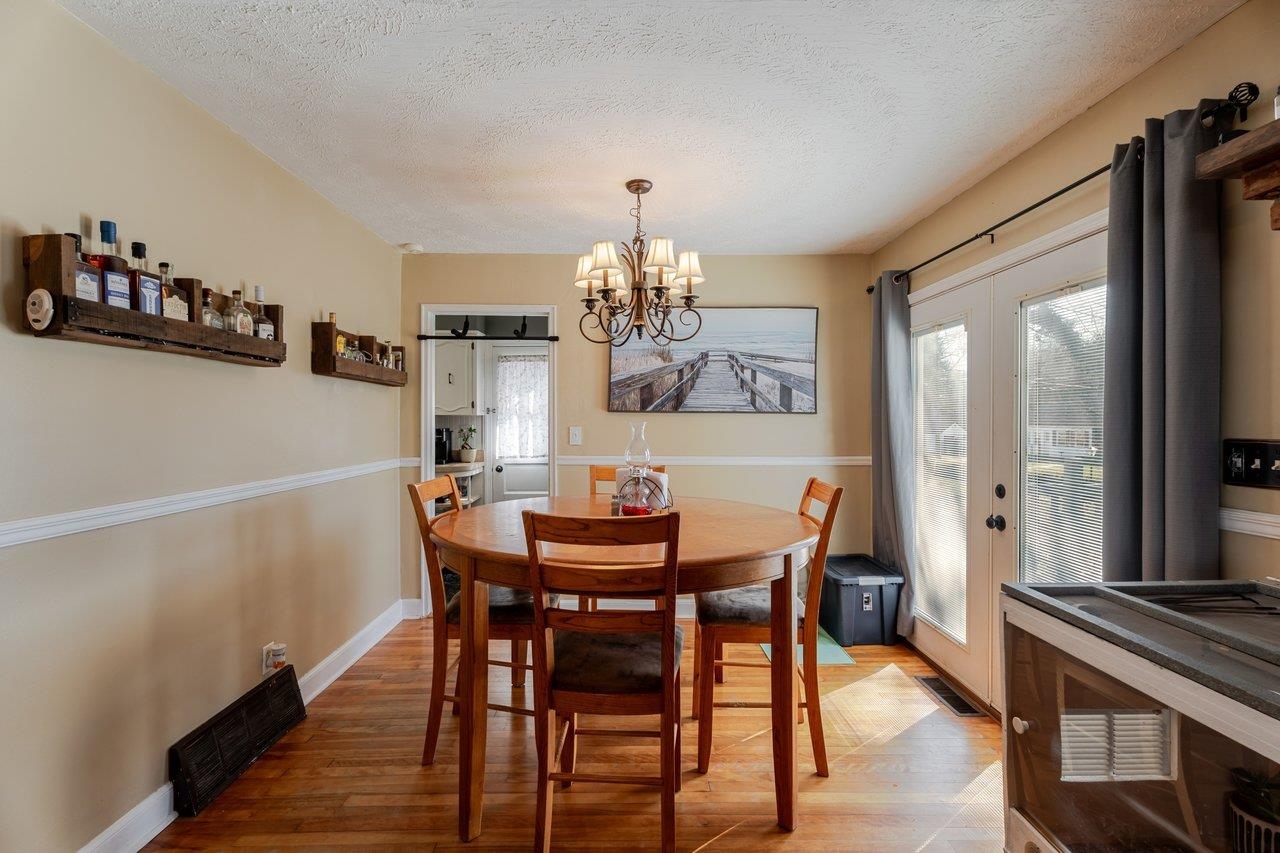 104 JACKSON AVE, ELKTON, Virginia 22827, 4 Bedrooms Bedrooms, ,1 BathroomBathrooms,Residential,104 JACKSON AVE,674228 MLS # 674228