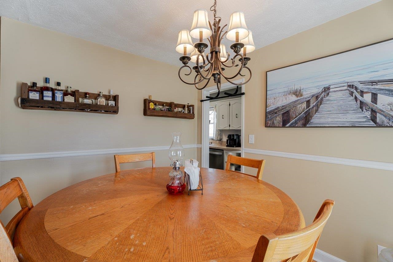 104 JACKSON AVE, ELKTON, Virginia 22827, 4 Bedrooms Bedrooms, ,1 BathroomBathrooms,Residential,104 JACKSON AVE,674228 MLS # 674228