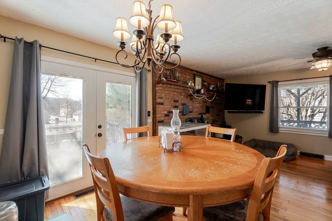 104 JACKSON AVE, ELKTON, Virginia 22827, 4 Bedrooms Bedrooms, ,1 BathroomBathrooms,Residential,104 JACKSON AVE,674228 MLS # 674228