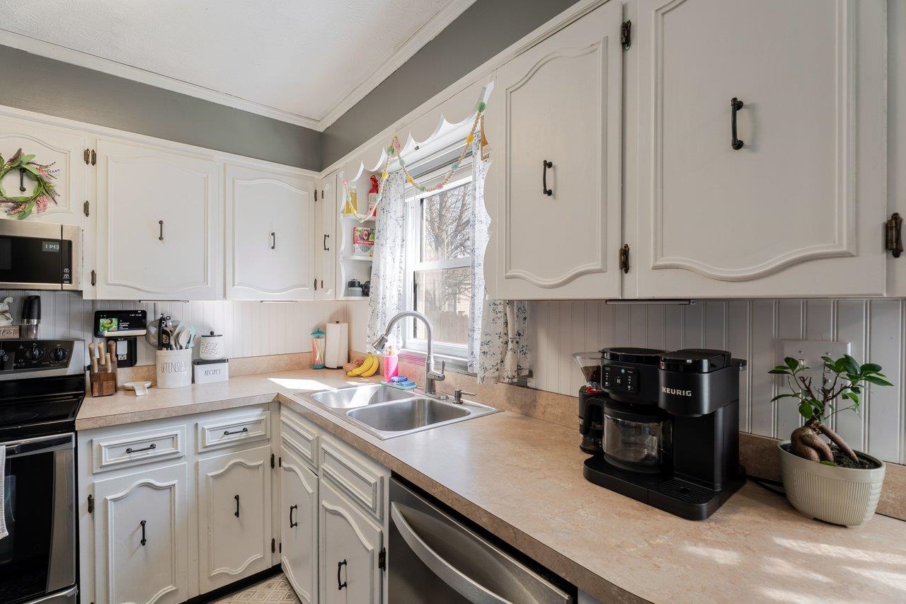 104 JACKSON AVE, ELKTON, Virginia 22827, 4 Bedrooms Bedrooms, ,1 BathroomBathrooms,Residential,104 JACKSON AVE,674228 MLS # 674228