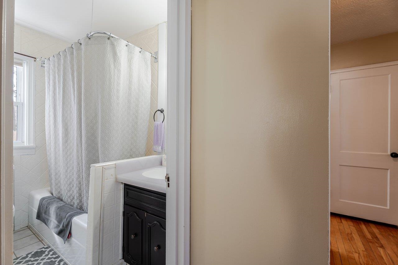 104 JACKSON AVE, ELKTON, Virginia 22827, 4 Bedrooms Bedrooms, ,1 BathroomBathrooms,Residential,104 JACKSON AVE,674228 MLS # 674228