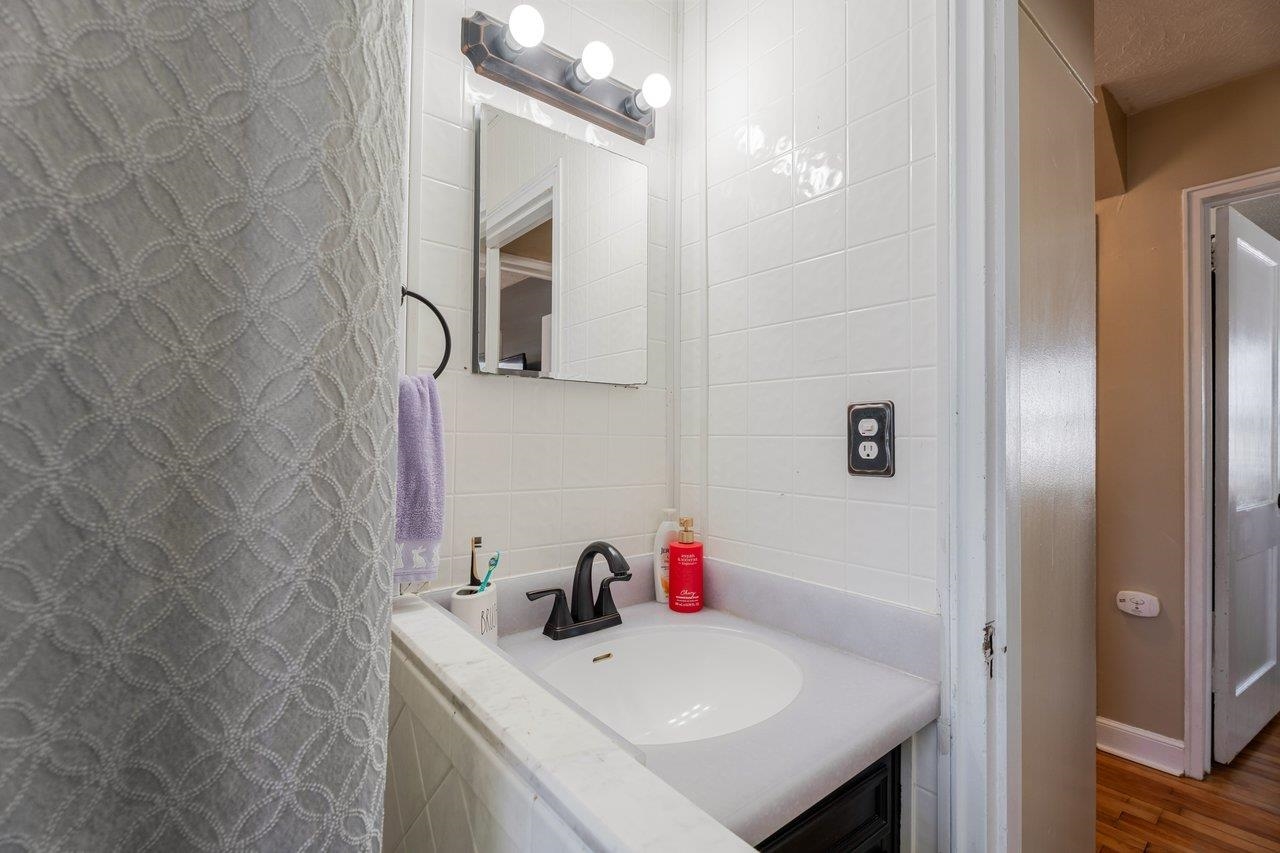 104 JACKSON AVE, ELKTON, Virginia 22827, 4 Bedrooms Bedrooms, ,1 BathroomBathrooms,Residential,104 JACKSON AVE,674228 MLS # 674228