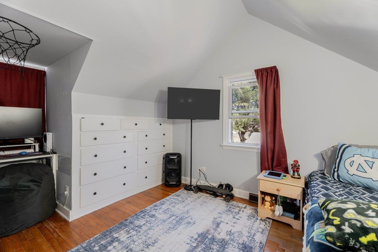 104 JACKSON AVE, ELKTON, Virginia 22827, 4 Bedrooms Bedrooms, ,1 BathroomBathrooms,Residential,104 JACKSON AVE,674228 MLS # 674228