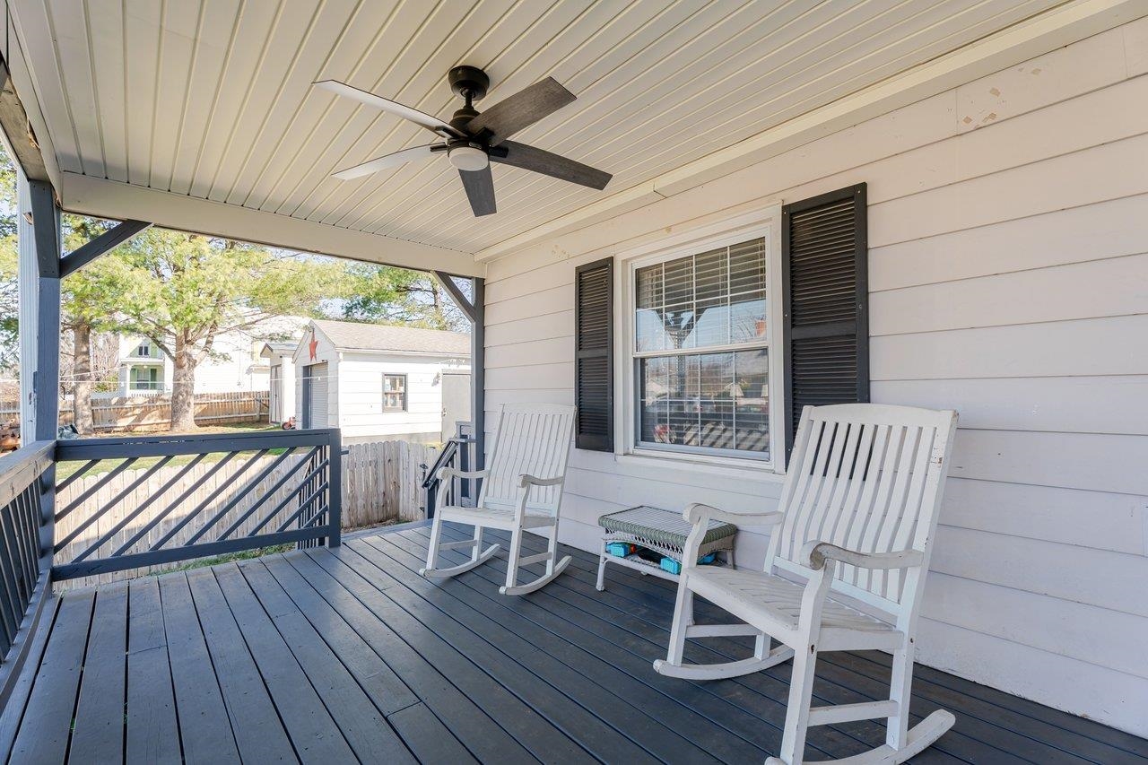 104 JACKSON AVE, ELKTON, Virginia 22827, 4 Bedrooms Bedrooms, ,1 BathroomBathrooms,Residential,104 JACKSON AVE,674228 MLS # 674228