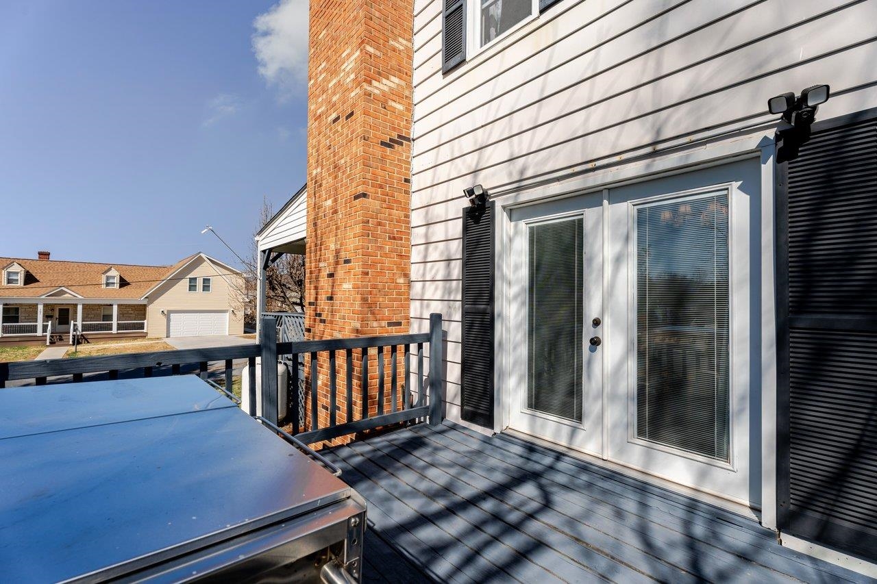 104 JACKSON AVE, ELKTON, Virginia 22827, 4 Bedrooms Bedrooms, ,1 BathroomBathrooms,Residential,104 JACKSON AVE,674228 MLS # 674228