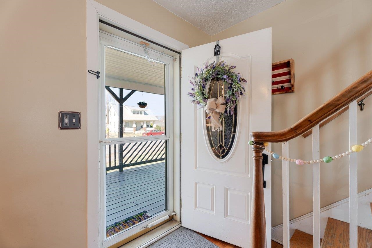 104 JACKSON AVE, ELKTON, Virginia 22827, 4 Bedrooms Bedrooms, ,1 BathroomBathrooms,Residential,104 JACKSON AVE,674228 MLS # 674228