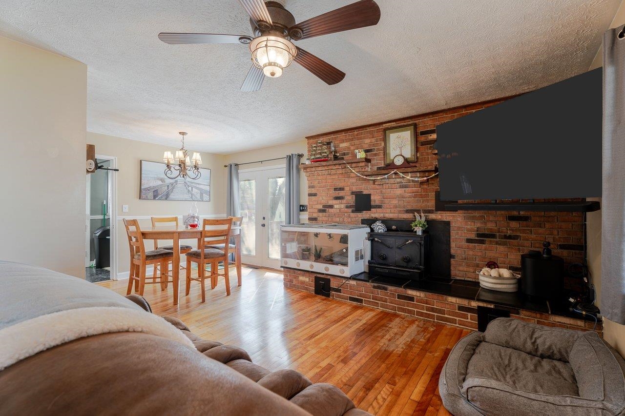 104 JACKSON AVE, ELKTON, Virginia 22827, 4 Bedrooms Bedrooms, ,1 BathroomBathrooms,Residential,104 JACKSON AVE,674228 MLS # 674228