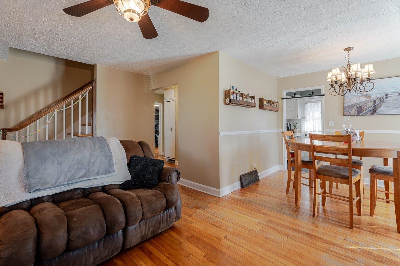 104 JACKSON AVE, ELKTON, Virginia 22827, 4 Bedrooms Bedrooms, ,1 BathroomBathrooms,Residential,104 JACKSON AVE,674228 MLS # 674228