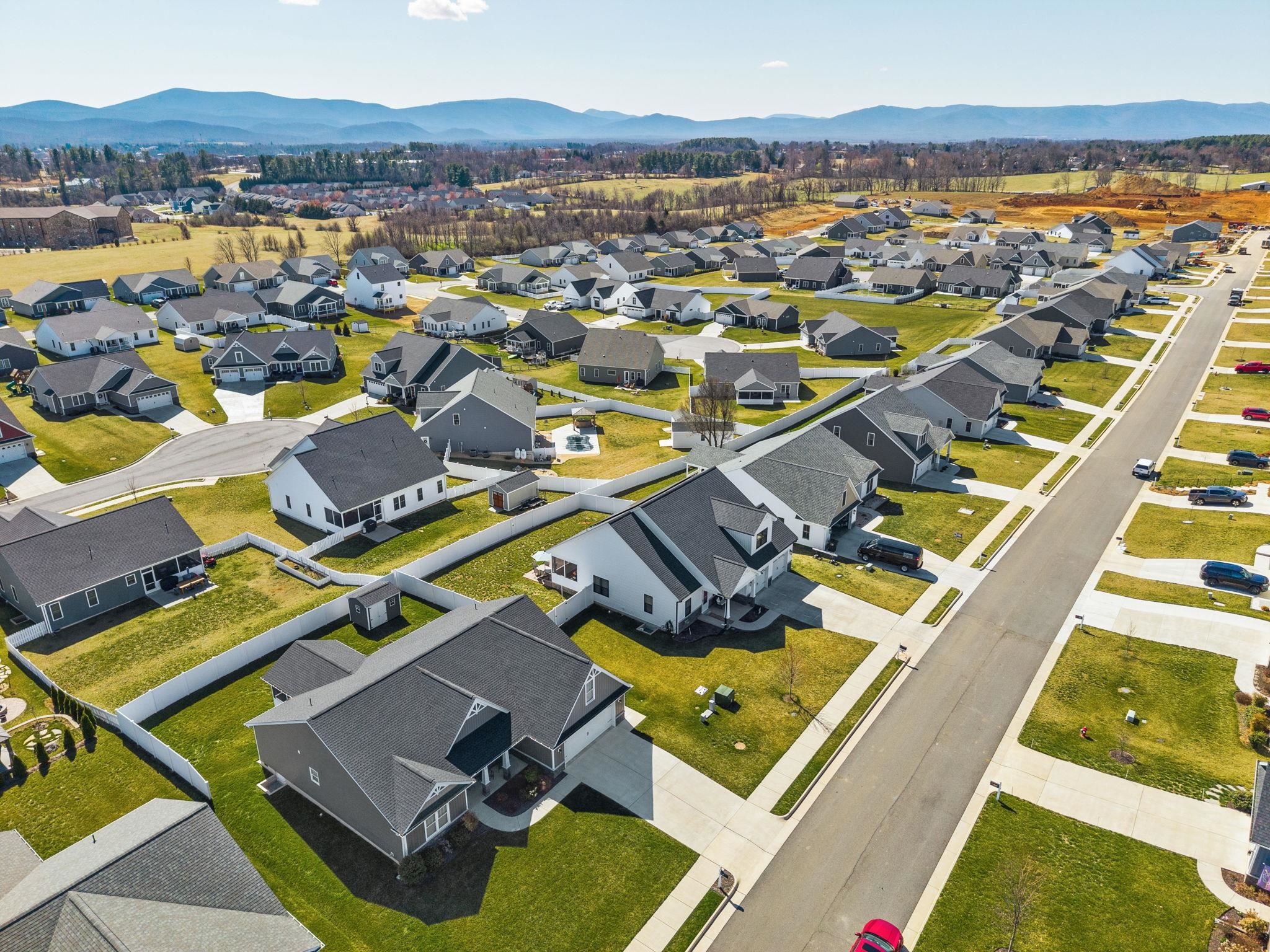 138 LINDBURGH DR, WAYNESBORO, Virginia 22980, 4 Bedrooms Bedrooms, ,2 BathroomsBathrooms,Residential,138 LINDBURGH DR,674226 MLS # 674226