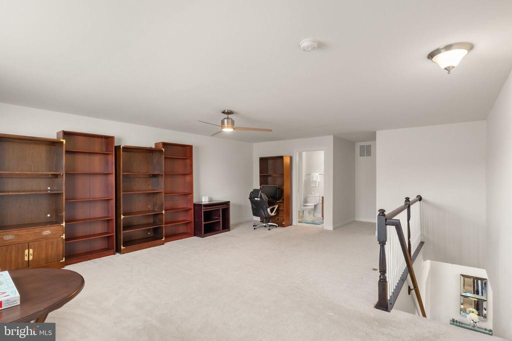 8301 LUCY AVE, WARRENTON, Virginia, 4 Bedrooms Bedrooms, ,4 BathroomsBathrooms,Residential,8301 LUCY AVE,VAFQ2020560 MLS # VAFQ2020560