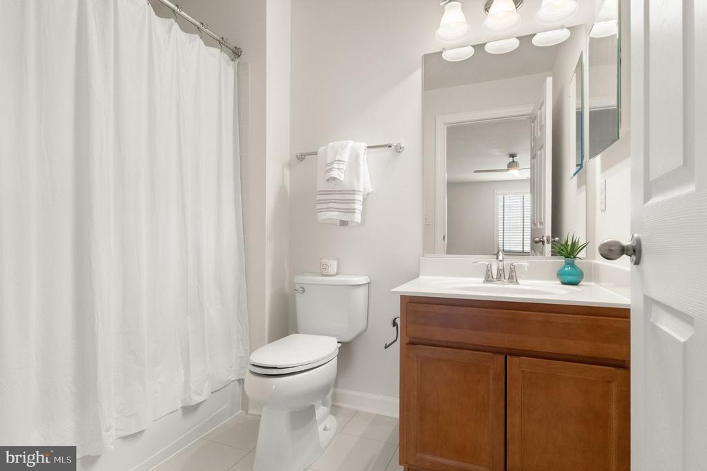 8301 LUCY AVE, WARRENTON, Virginia, 4 Bedrooms Bedrooms, ,4 BathroomsBathrooms,Residential,8301 LUCY AVE,VAFQ2020560 MLS # VAFQ2020560