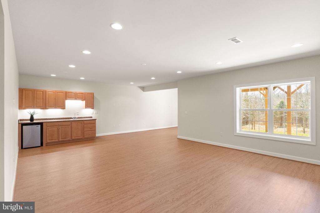 8301 LUCY AVE, WARRENTON, Virginia, 4 Bedrooms Bedrooms, ,4 BathroomsBathrooms,Residential,8301 LUCY AVE,VAFQ2020560 MLS # VAFQ2020560