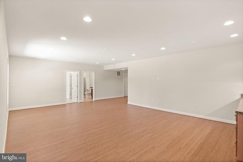 8301 LUCY AVE, WARRENTON, Virginia, 4 Bedrooms Bedrooms, ,4 BathroomsBathrooms,Residential,8301 LUCY AVE,VAFQ2020560 MLS # VAFQ2020560