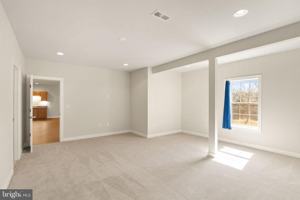 8301 LUCY AVE, WARRENTON, Virginia, 4 Bedrooms Bedrooms, ,4 BathroomsBathrooms,Residential,8301 LUCY AVE,VAFQ2020560 MLS # VAFQ2020560