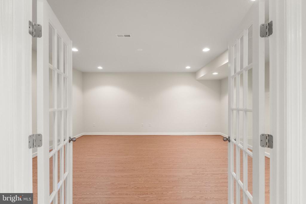 8301 LUCY AVE, WARRENTON, Virginia, 4 Bedrooms Bedrooms, ,4 BathroomsBathrooms,Residential,8301 LUCY AVE,VAFQ2020560 MLS # VAFQ2020560