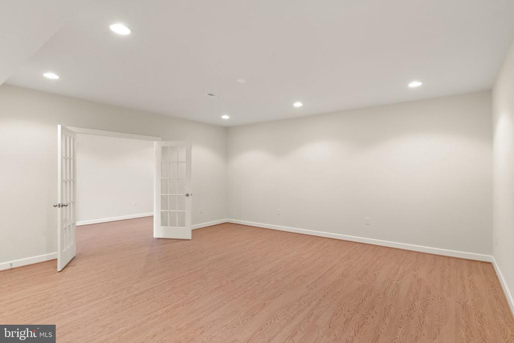 8301 LUCY AVE, WARRENTON, Virginia, 4 Bedrooms Bedrooms, ,4 BathroomsBathrooms,Residential,8301 LUCY AVE,VAFQ2020560 MLS # VAFQ2020560