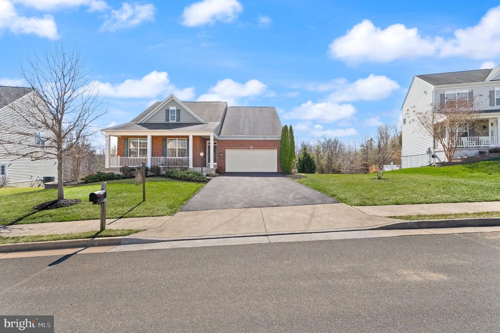 8301 LUCY AVE, WARRENTON, Virginia, 4 Bedrooms Bedrooms, ,4 BathroomsBathrooms,Residential,8301 LUCY AVE,VAFQ2020560 MLS # VAFQ2020560