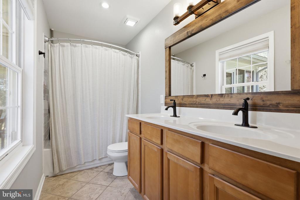 9411 BROCK RD, SPOTSYLVANIA, Virginia 22553, 3 Bedrooms Bedrooms, ,3 BathroomsBathrooms,Residential,9411 BROCK RD,VASP2039378 MLS # VASP2039378