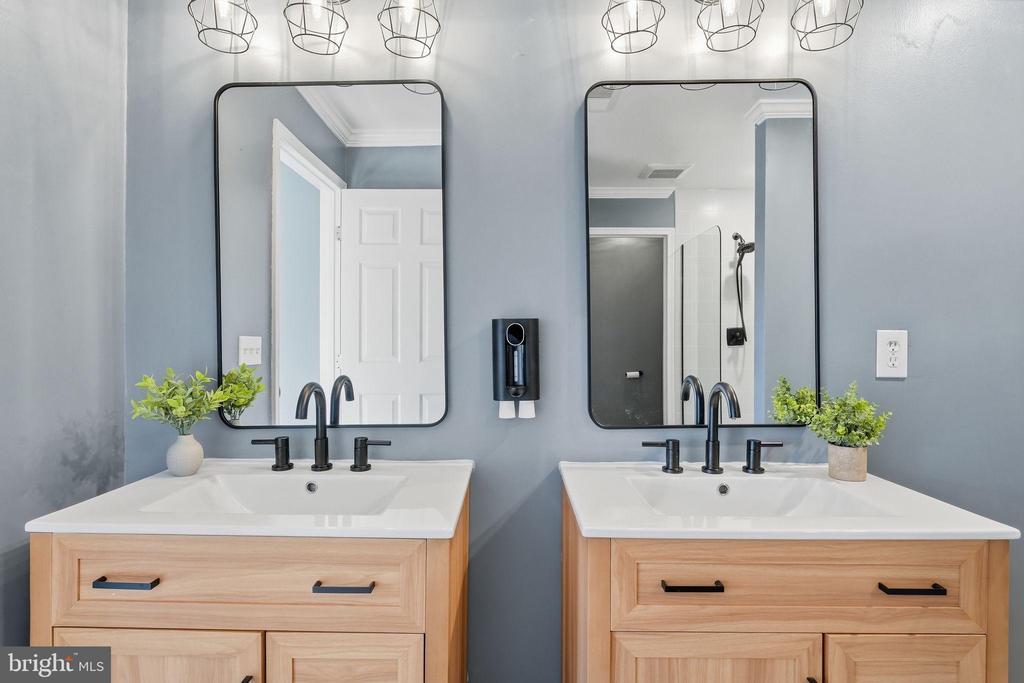 12223 RIVERTON CT, REMINGTON, Virginia 22734, 4 Bedrooms Bedrooms, ,2 BathroomsBathrooms,Residential,12223 RIVERTON CT,VAFQ2020672 MLS # VAFQ2020672