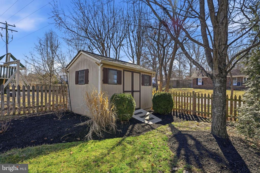 12223 RIVERTON CT, REMINGTON, Virginia 22734, 4 Bedrooms Bedrooms, ,2 BathroomsBathrooms,Residential,12223 RIVERTON CT,VAFQ2020672 MLS # VAFQ2020672