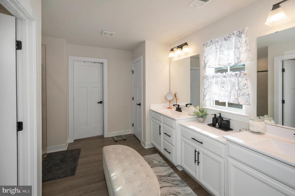 5432 HOLLEY OAK LN, FREDERICKSBURG, Virginia 22407, 4 Bedrooms Bedrooms, ,3 BathroomsBathrooms,Residential,5432 HOLLEY OAK LN,VASP2038896 MLS # VASP2038896