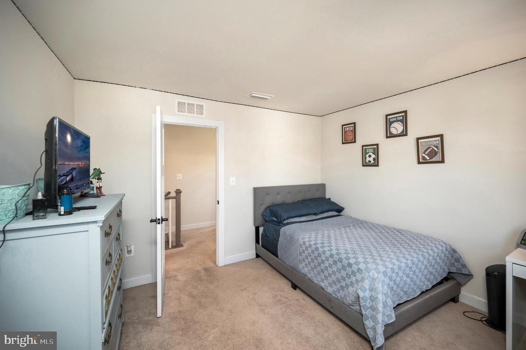 5432 HOLLEY OAK LN, FREDERICKSBURG, Virginia 22407, 4 Bedrooms Bedrooms, ,3 BathroomsBathrooms,Residential,5432 HOLLEY OAK LN,VASP2038896 MLS # VASP2038896