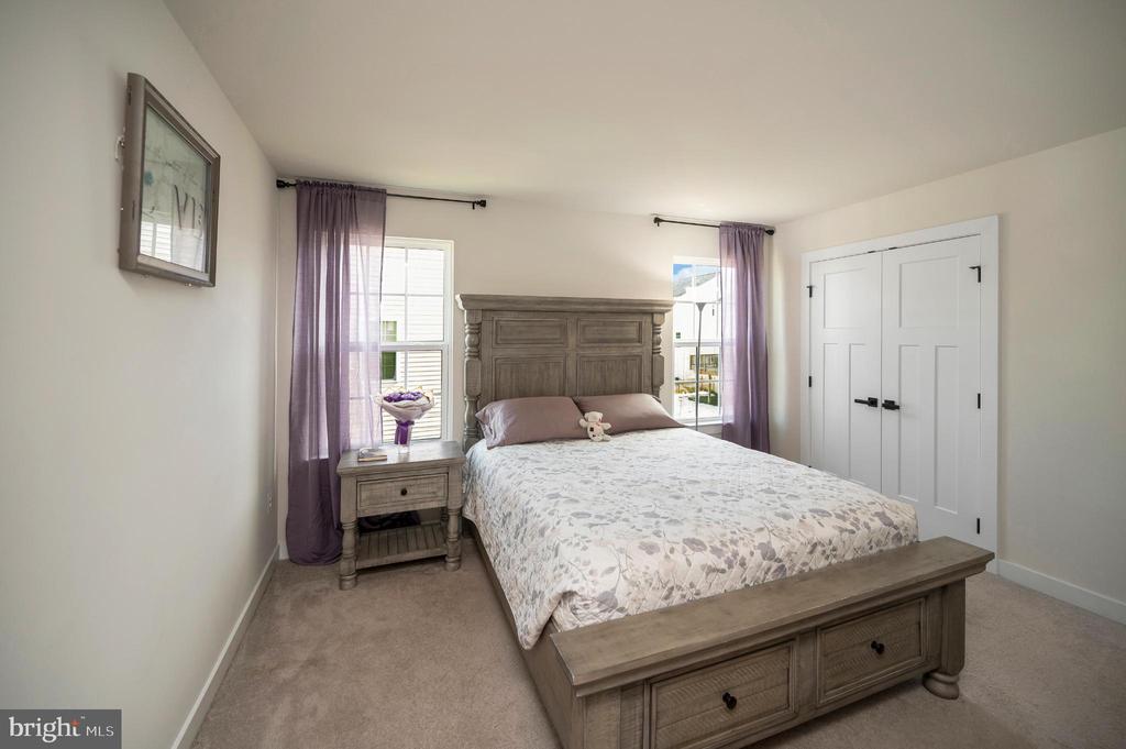 5432 HOLLEY OAK LN, FREDERICKSBURG, Virginia 22407, 4 Bedrooms Bedrooms, ,3 BathroomsBathrooms,Residential,5432 HOLLEY OAK LN,VASP2038896 MLS # VASP2038896