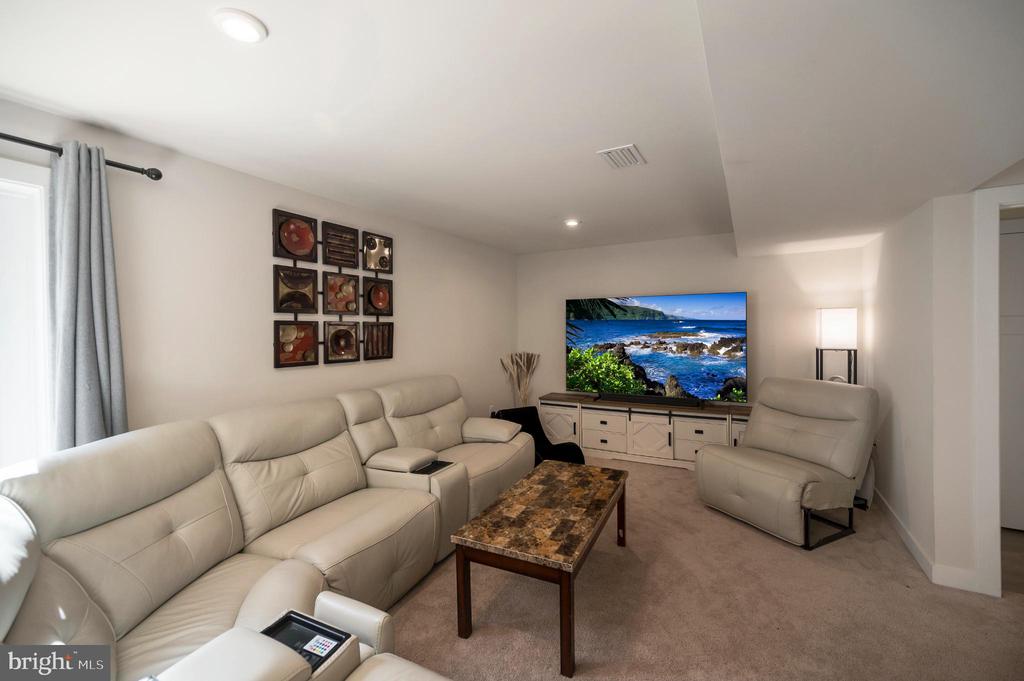 5432 HOLLEY OAK LN, FREDERICKSBURG, Virginia 22407, 4 Bedrooms Bedrooms, ,3 BathroomsBathrooms,Residential,5432 HOLLEY OAK LN,VASP2038896 MLS # VASP2038896