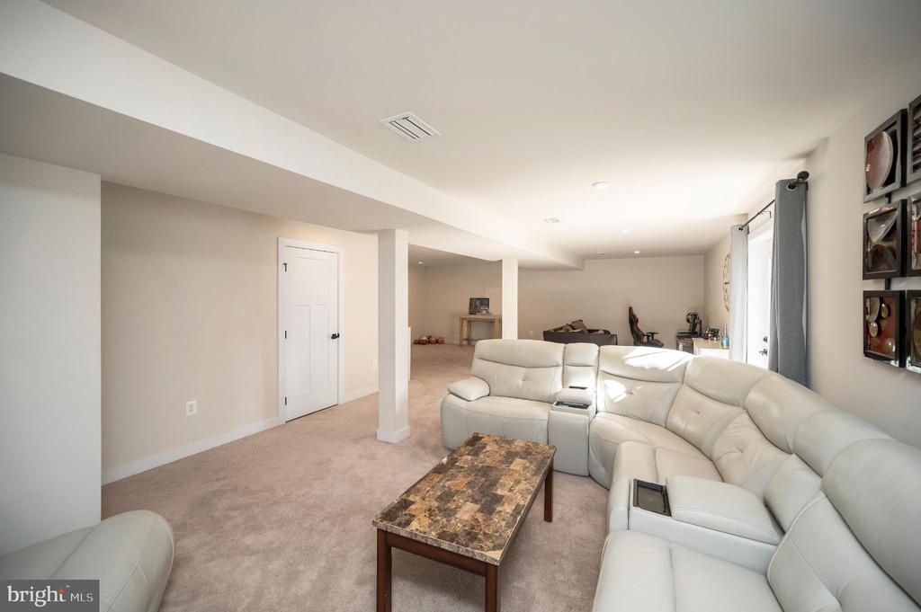 5432 HOLLEY OAK LN, FREDERICKSBURG, Virginia 22407, 4 Bedrooms Bedrooms, ,3 BathroomsBathrooms,Residential,5432 HOLLEY OAK LN,VASP2038896 MLS # VASP2038896