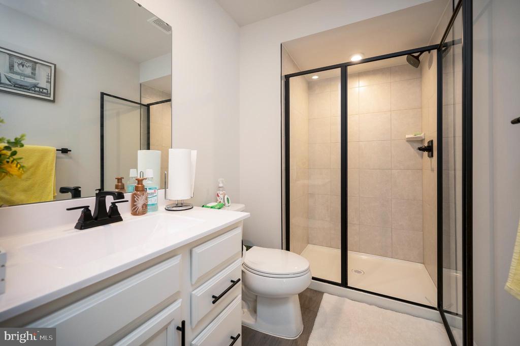 5432 HOLLEY OAK LN, FREDERICKSBURG, Virginia 22407, 4 Bedrooms Bedrooms, ,3 BathroomsBathrooms,Residential,5432 HOLLEY OAK LN,VASP2038896 MLS # VASP2038896