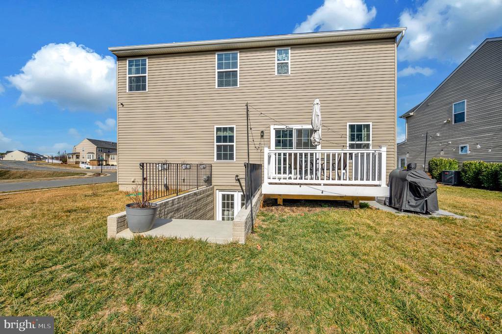 5432 HOLLEY OAK LN, FREDERICKSBURG, Virginia 22407, 4 Bedrooms Bedrooms, ,3 BathroomsBathrooms,Residential,5432 HOLLEY OAK LN,VASP2038896 MLS # VASP2038896