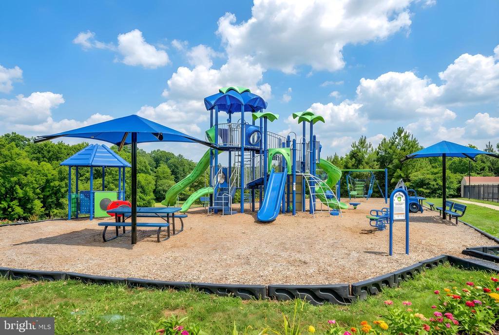 5432 HOLLEY OAK LN, FREDERICKSBURG, Virginia 22407, 4 Bedrooms Bedrooms, ,3 BathroomsBathrooms,Residential,5432 HOLLEY OAK LN,VASP2038896 MLS # VASP2038896