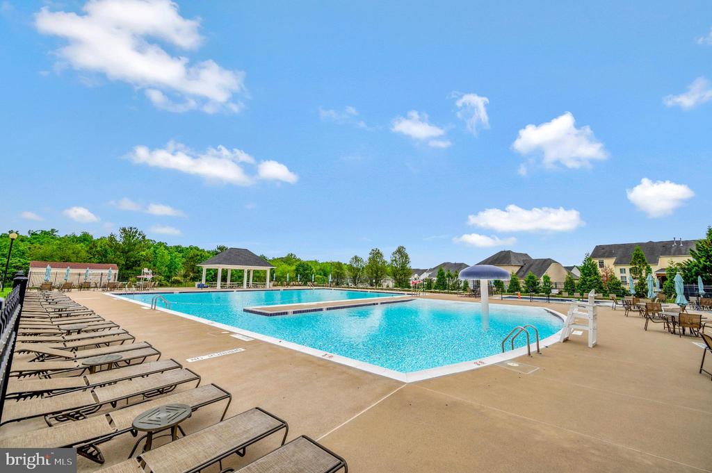 5432 HOLLEY OAK LN, FREDERICKSBURG, Virginia 22407, 4 Bedrooms Bedrooms, ,3 BathroomsBathrooms,Residential,5432 HOLLEY OAK LN,VASP2038896 MLS # VASP2038896