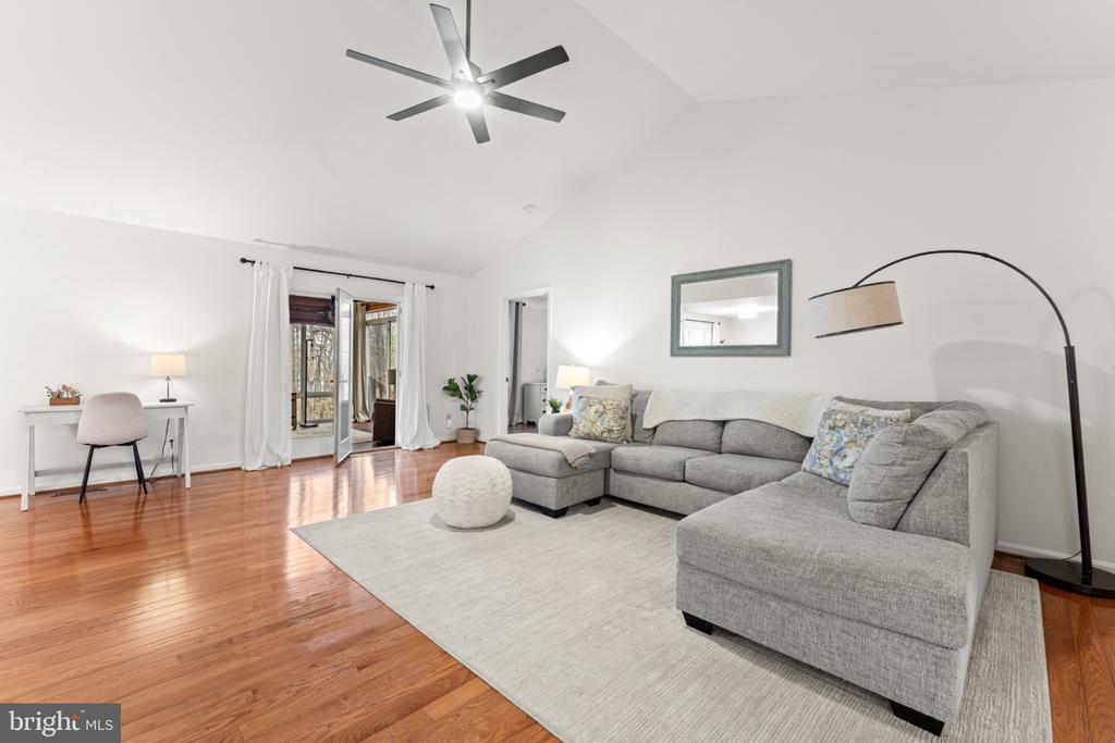 10111 OAT LANDS PL, FREDERICKSBURG, Virginia 22408, 3 Bedrooms Bedrooms, ,2 BathroomsBathrooms,Residential,10111 OAT LANDS PL,VASP2039518 MLS # VASP2039518