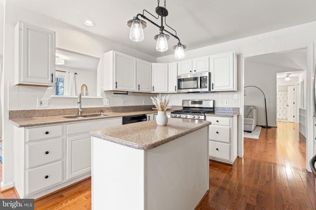 10111 OAT LANDS PL, FREDERICKSBURG, Virginia 22408, 3 Bedrooms Bedrooms, ,2 BathroomsBathrooms,Residential,10111 OAT LANDS PL,VASP2039518 MLS # VASP2039518