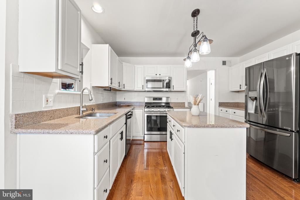 10111 OAT LANDS PL, FREDERICKSBURG, Virginia 22408, 3 Bedrooms Bedrooms, ,2 BathroomsBathrooms,Residential,10111 OAT LANDS PL,VASP2039518 MLS # VASP2039518