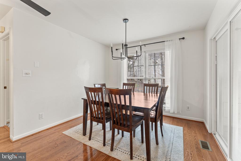 10111 OAT LANDS PL, FREDERICKSBURG, Virginia 22408, 3 Bedrooms Bedrooms, ,2 BathroomsBathrooms,Residential,10111 OAT LANDS PL,VASP2039518 MLS # VASP2039518