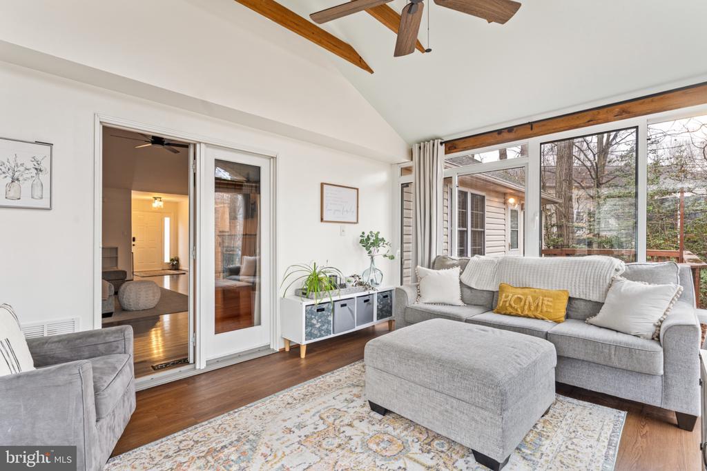 10111 OAT LANDS PL, FREDERICKSBURG, Virginia 22408, 3 Bedrooms Bedrooms, ,2 BathroomsBathrooms,Residential,10111 OAT LANDS PL,VASP2039518 MLS # VASP2039518