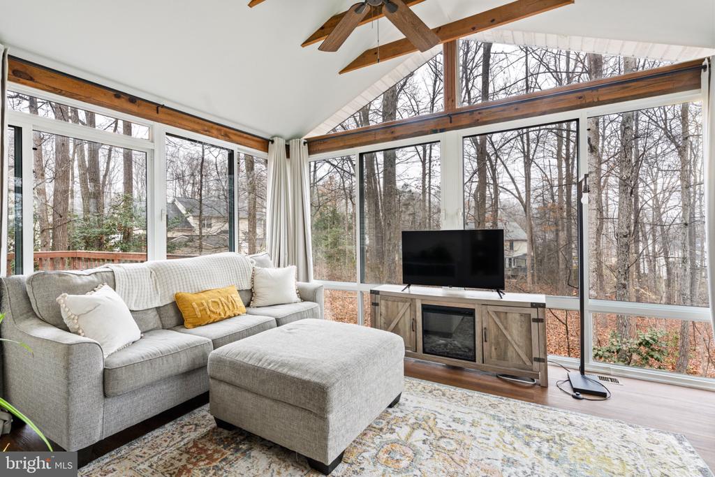 10111 OAT LANDS PL, FREDERICKSBURG, Virginia 22408, 3 Bedrooms Bedrooms, ,2 BathroomsBathrooms,Residential,10111 OAT LANDS PL,VASP2039518 MLS # VASP2039518