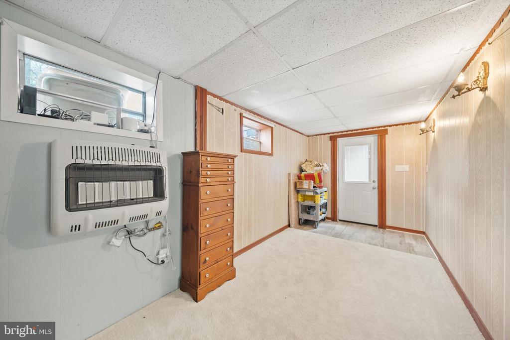 436 CASTLETON VIEW RD, CASTLETON, Virginia 22716, 4 Bedrooms Bedrooms, ,3 BathroomsBathrooms,Residential,436 CASTLETON VIEW RD,VARP2002506 MLS # VARP2002506