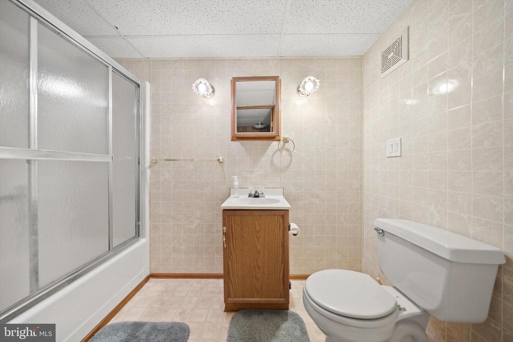 436 CASTLETON VIEW RD, CASTLETON, Virginia 22716, 4 Bedrooms Bedrooms, ,3 BathroomsBathrooms,Residential,436 CASTLETON VIEW RD,VARP2002506 MLS # VARP2002506