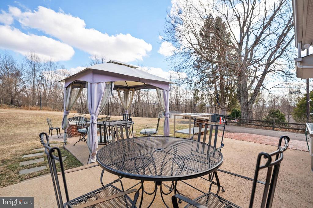 436 CASTLETON VIEW RD, CASTLETON, Virginia 22716, 4 Bedrooms Bedrooms, ,3 BathroomsBathrooms,Residential,436 CASTLETON VIEW RD,VARP2002506 MLS # VARP2002506