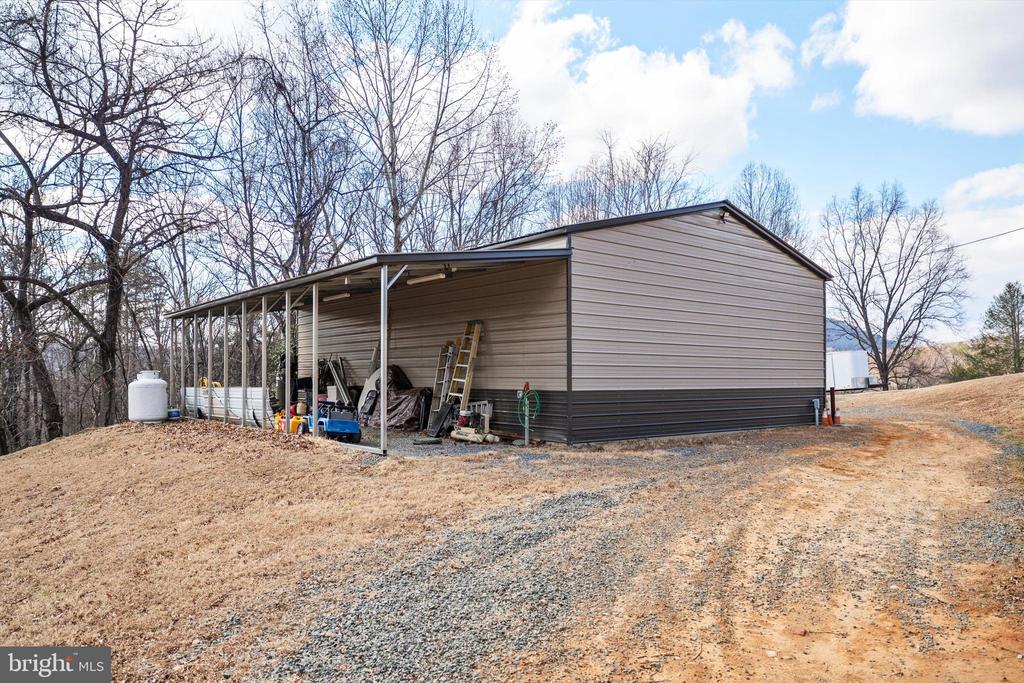 436 CASTLETON VIEW RD, CASTLETON, Virginia 22716, 4 Bedrooms Bedrooms, ,3 BathroomsBathrooms,Residential,436 CASTLETON VIEW RD,VARP2002506 MLS # VARP2002506