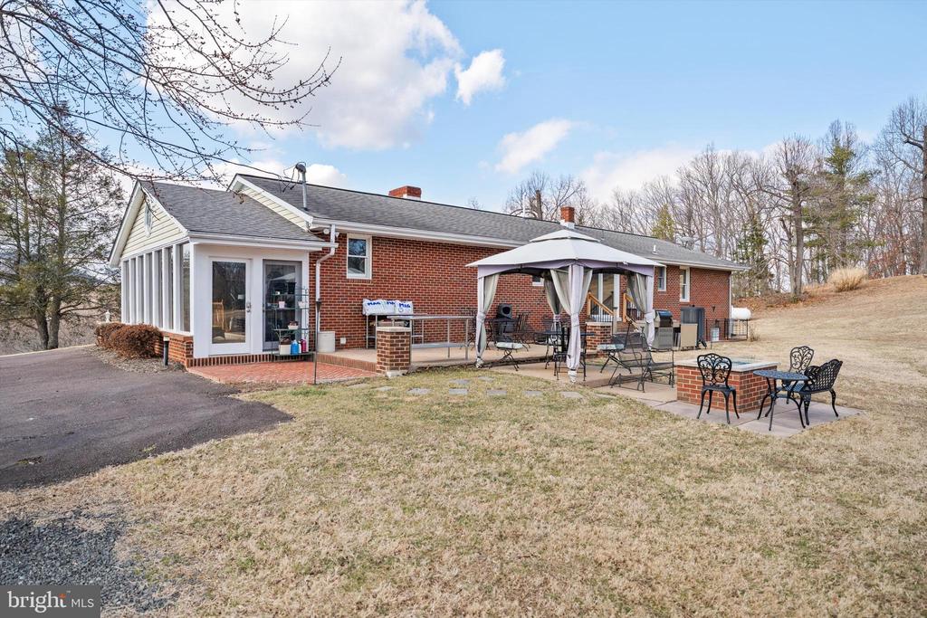 436 CASTLETON VIEW RD, CASTLETON, Virginia 22716, 4 Bedrooms Bedrooms, ,3 BathroomsBathrooms,Residential,436 CASTLETON VIEW RD,VARP2002506 MLS # VARP2002506