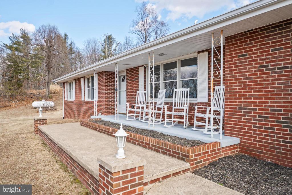 436 CASTLETON VIEW RD, CASTLETON, Virginia 22716, 4 Bedrooms Bedrooms, ,3 BathroomsBathrooms,Residential,436 CASTLETON VIEW RD,VARP2002506 MLS # VARP2002506
