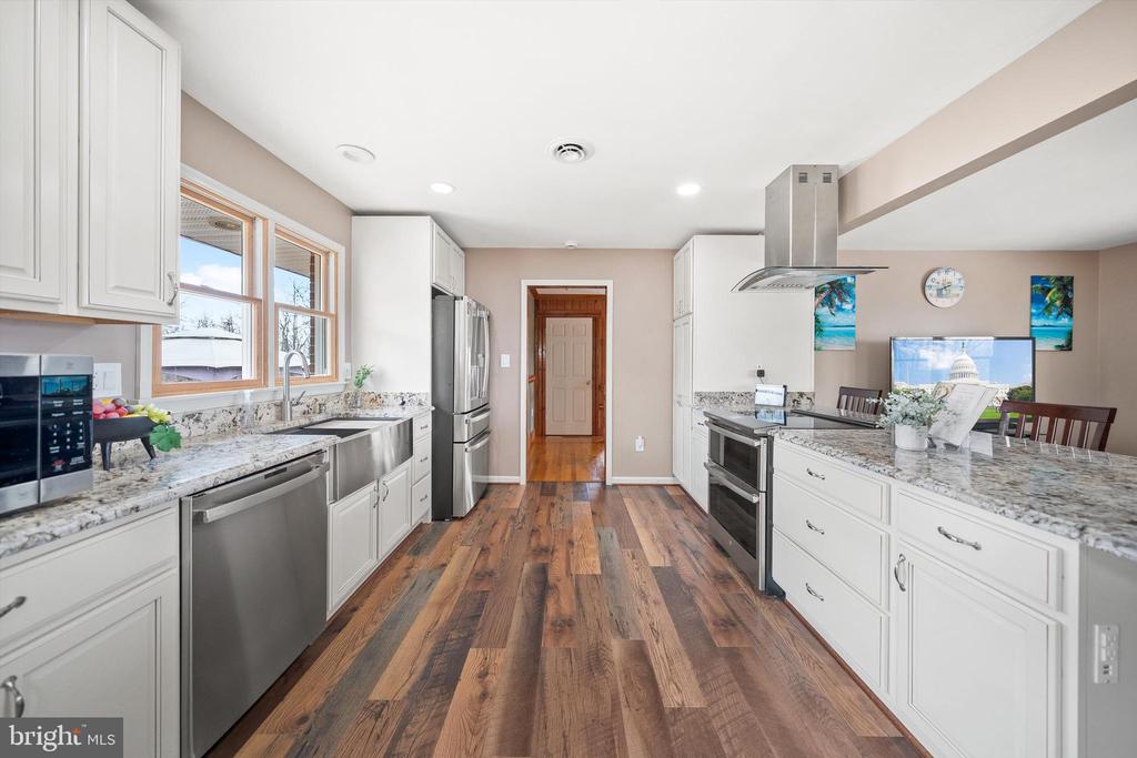 436 CASTLETON VIEW RD, CASTLETON, Virginia 22716, 4 Bedrooms Bedrooms, ,3 BathroomsBathrooms,Residential,436 CASTLETON VIEW RD,VARP2002506 MLS # VARP2002506