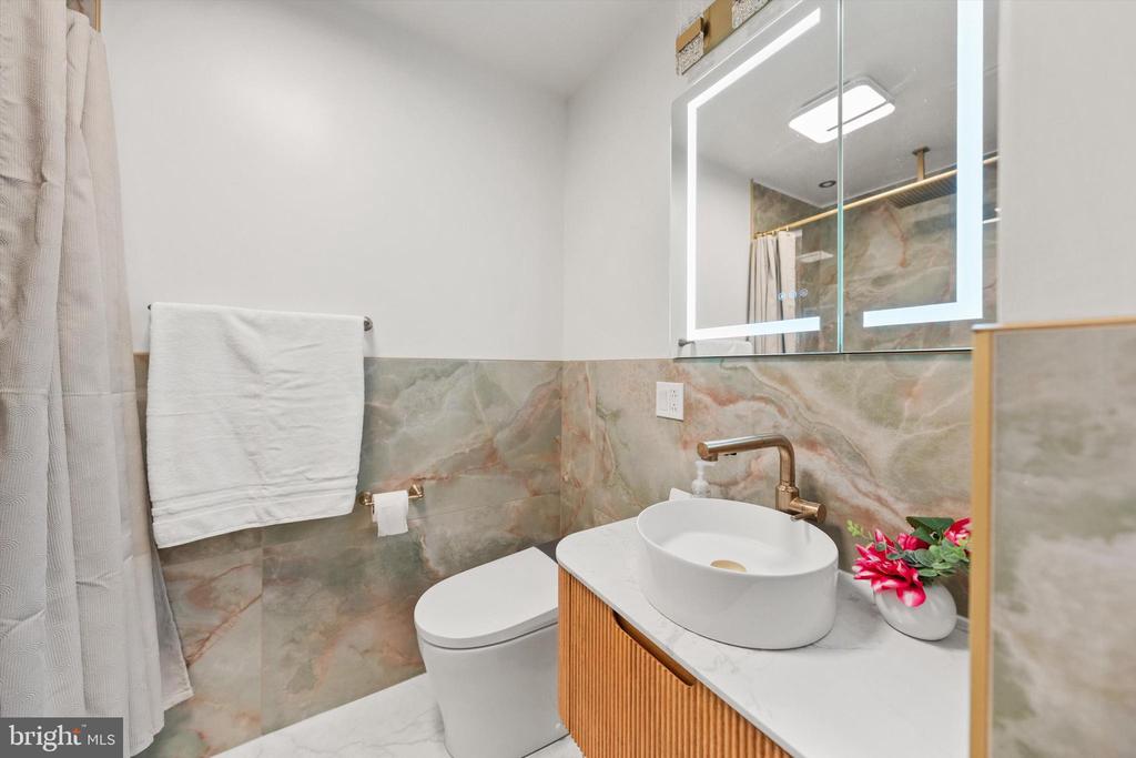 436 CASTLETON VIEW RD, CASTLETON, Virginia 22716, 4 Bedrooms Bedrooms, ,3 BathroomsBathrooms,Residential,436 CASTLETON VIEW RD,VARP2002506 MLS # VARP2002506